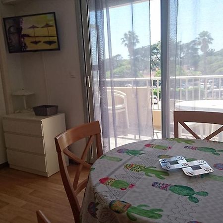 Port De Hyeres Studio 2 A 4 Personnes Avec Parking Exterior foto